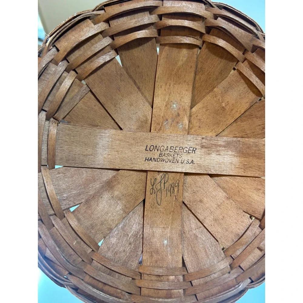 Longaberger 1989 Vintage Round Handwoven Basket with Handle Made in USA 8 Inch